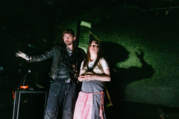 Nora oder Wie man das Herrenhaus kompostiert

© Marcella Ruiz Cruz 