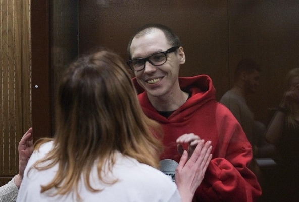 
Membrane
Lesung von Briefwechseln mit Musik
