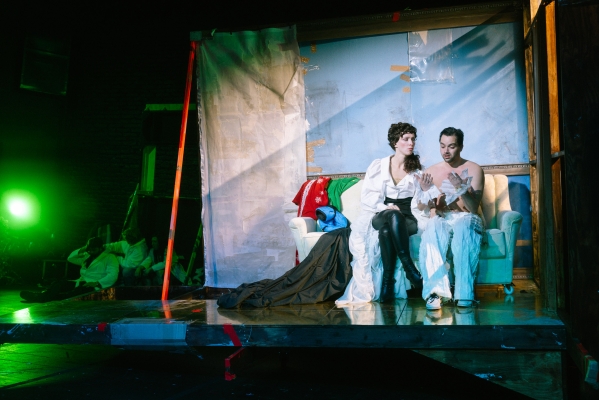 Nora oder Wie man das Herrenhaus kompostiert

© Marcella Ruiz Cruz 